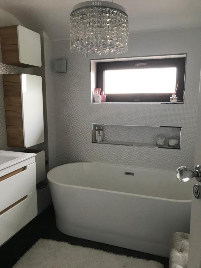 Castle Donington Apartment ภายนอก รูปภาพ